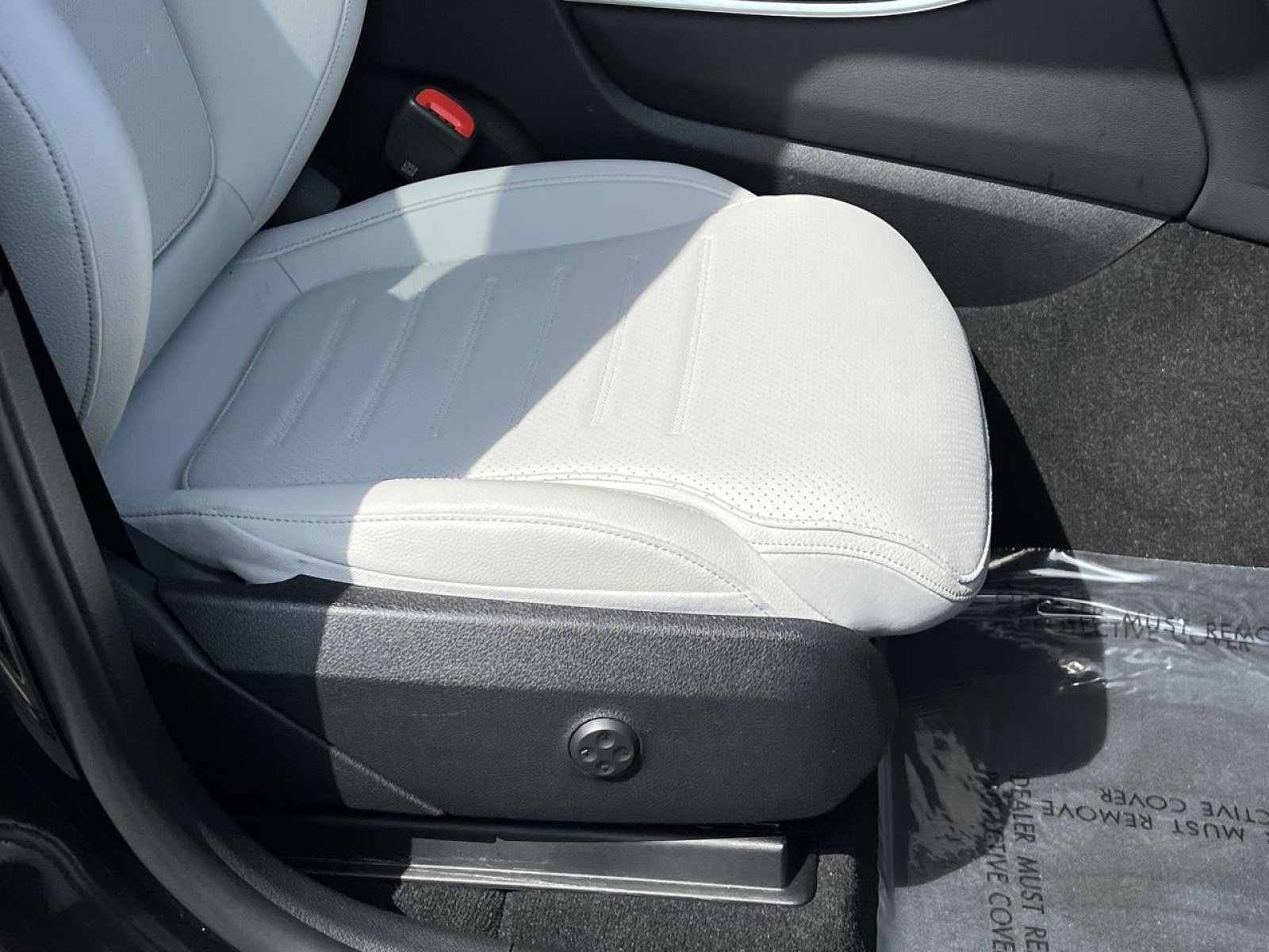 Used 2023 Mercedes-Benz GLC 300 4MATIC image 27