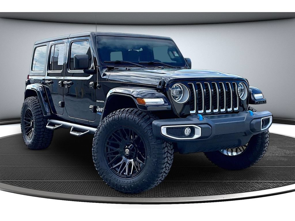 Used 2022 Jeep Wrangler Unlimited Sahara w/ Cold Weather Group AWD/4WD image 2
