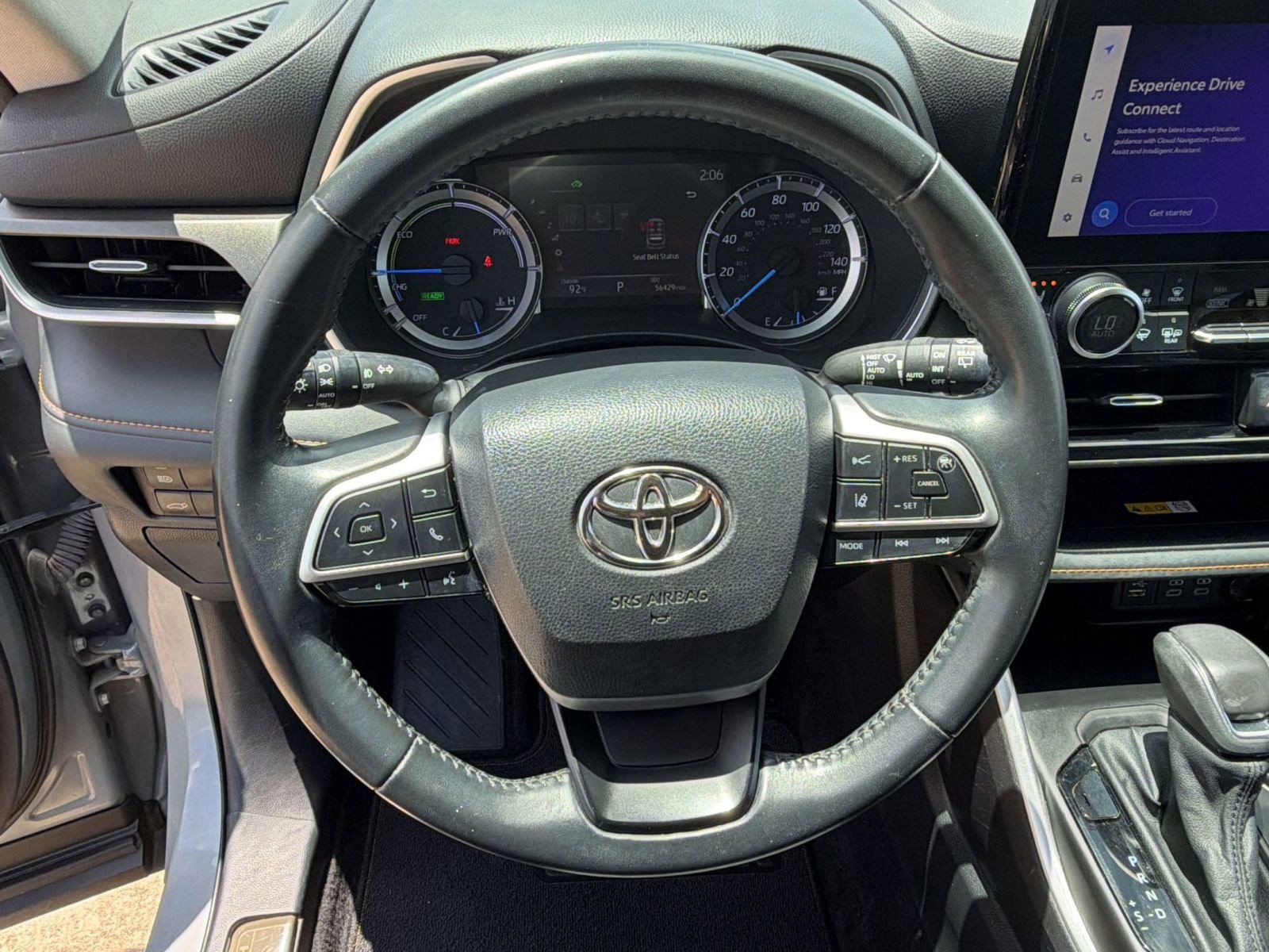 Used 2023 Toyota Highlander Bronze Edition FWD image 16