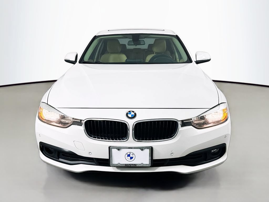 Used 2016 BMW 320i Sedan RWD image 2