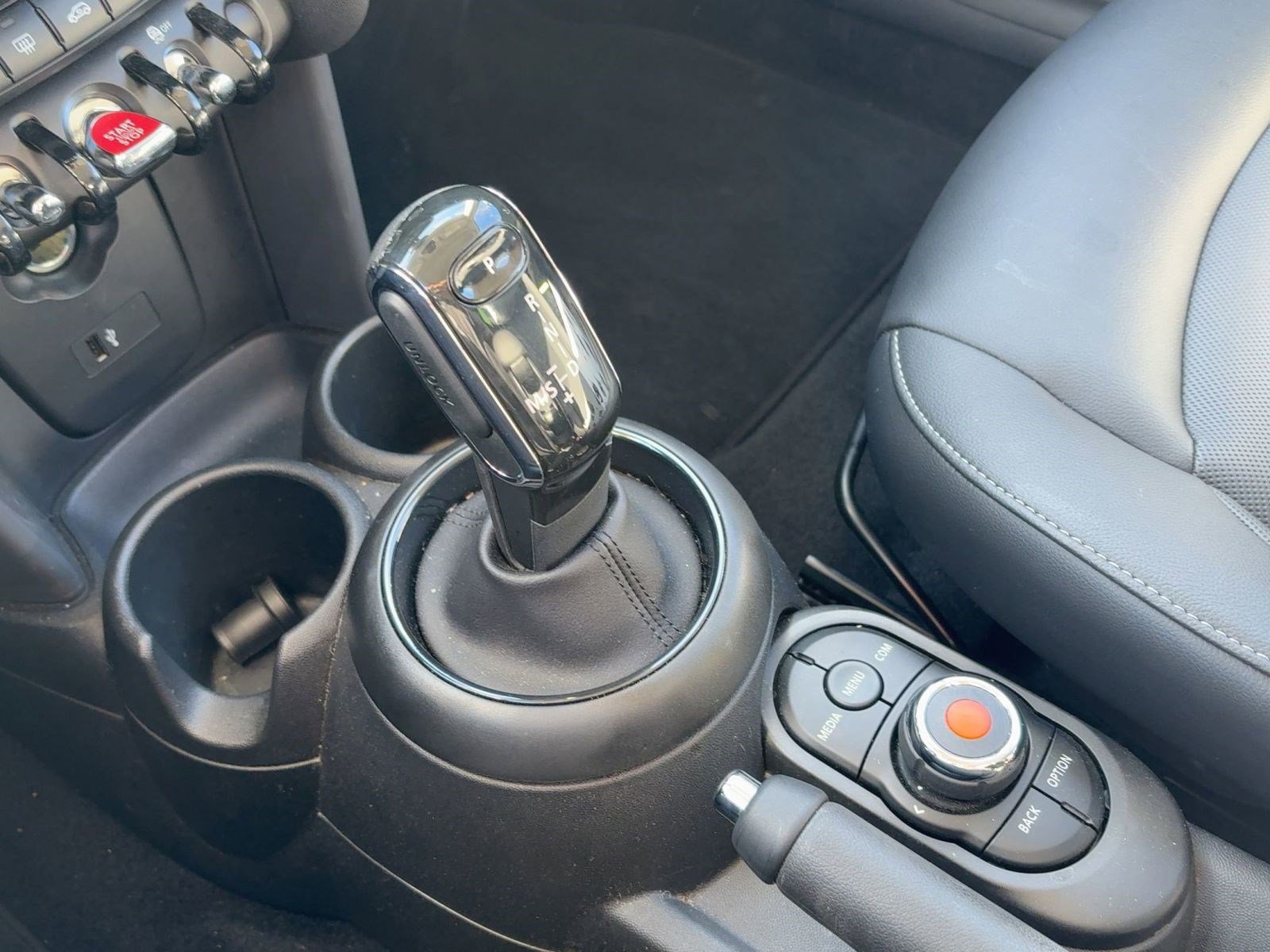 Used 2021 MINI Cooper 2-Door Hardtop image 16