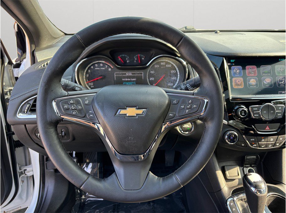 Used 2017 Chevrolet Cruze Premier FWD image 21