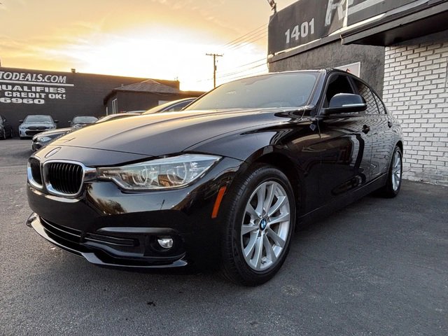 Used 2018 BMW 320i Sedan RWD image 14