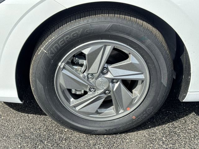 New 2026 Hyundai Elantra SE w/ Cargo Package FWD image 17