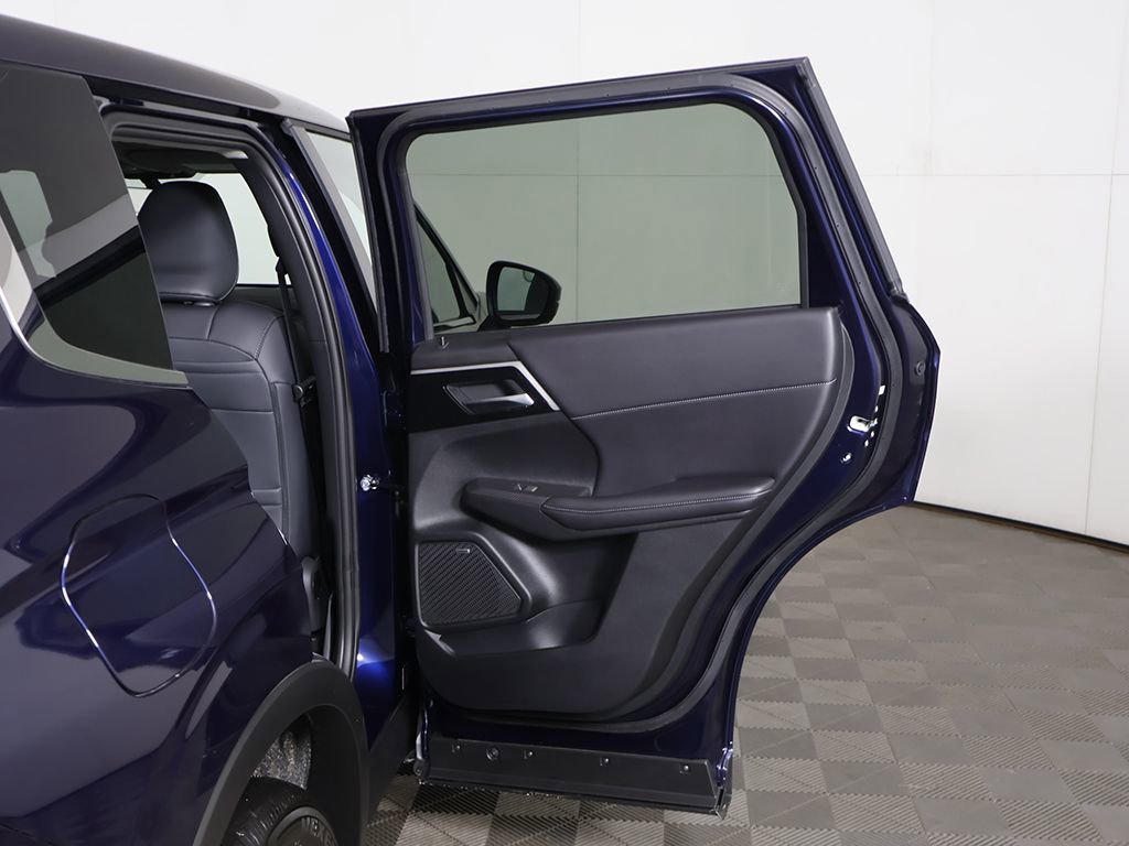 New 2026 Mitsubishi Outlander SE FWD image 25