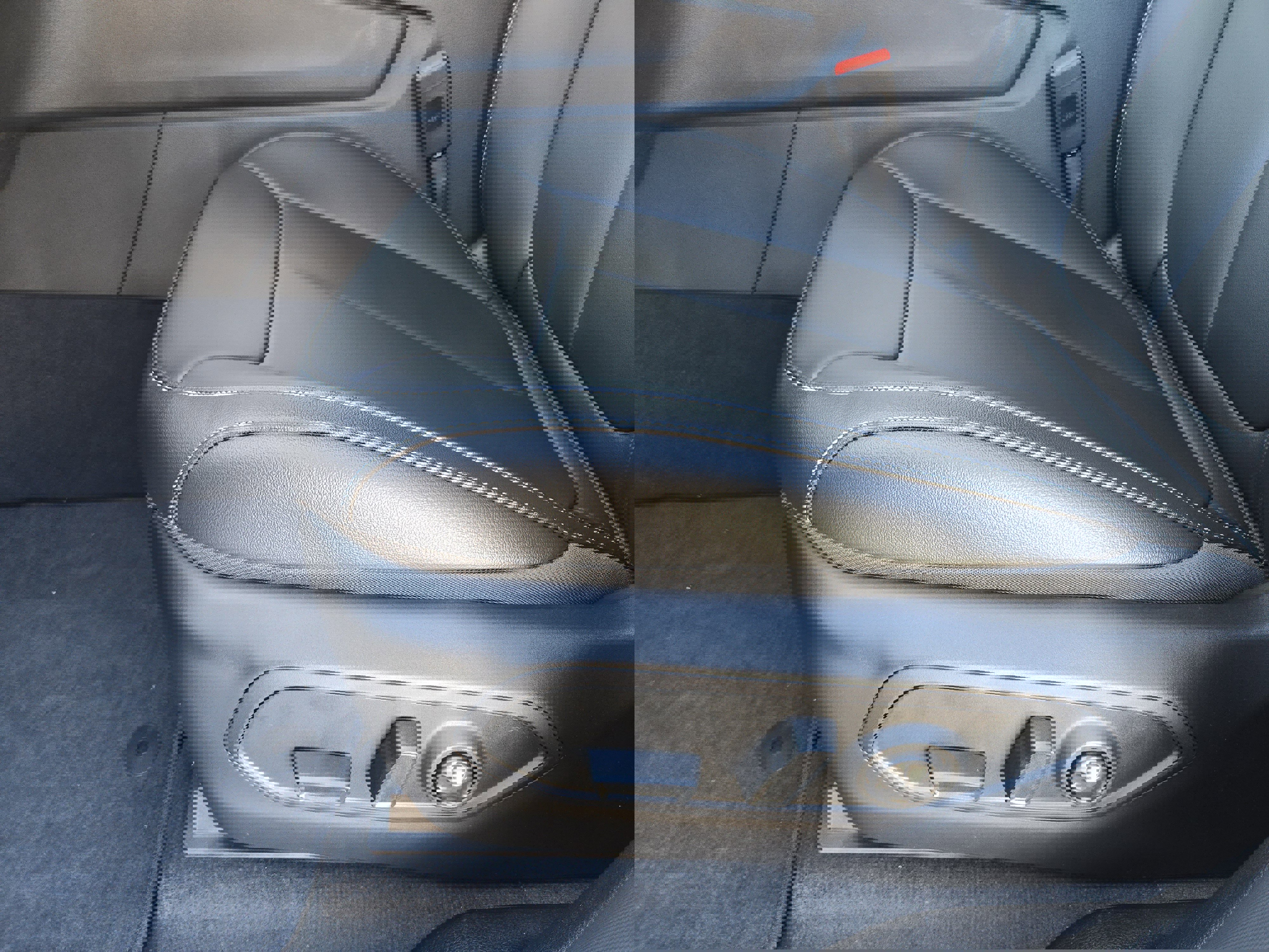 New 2025 Jeep Grand Cherokee L Limited w/ Black Appearance Package image 19