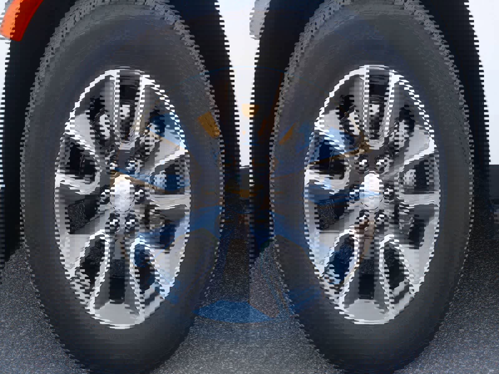 Used 2023 Chevrolet Suburban LS image 7