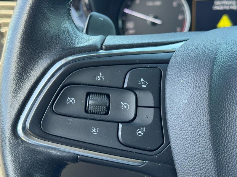 Used 2023 Buick Envision Essence image 17