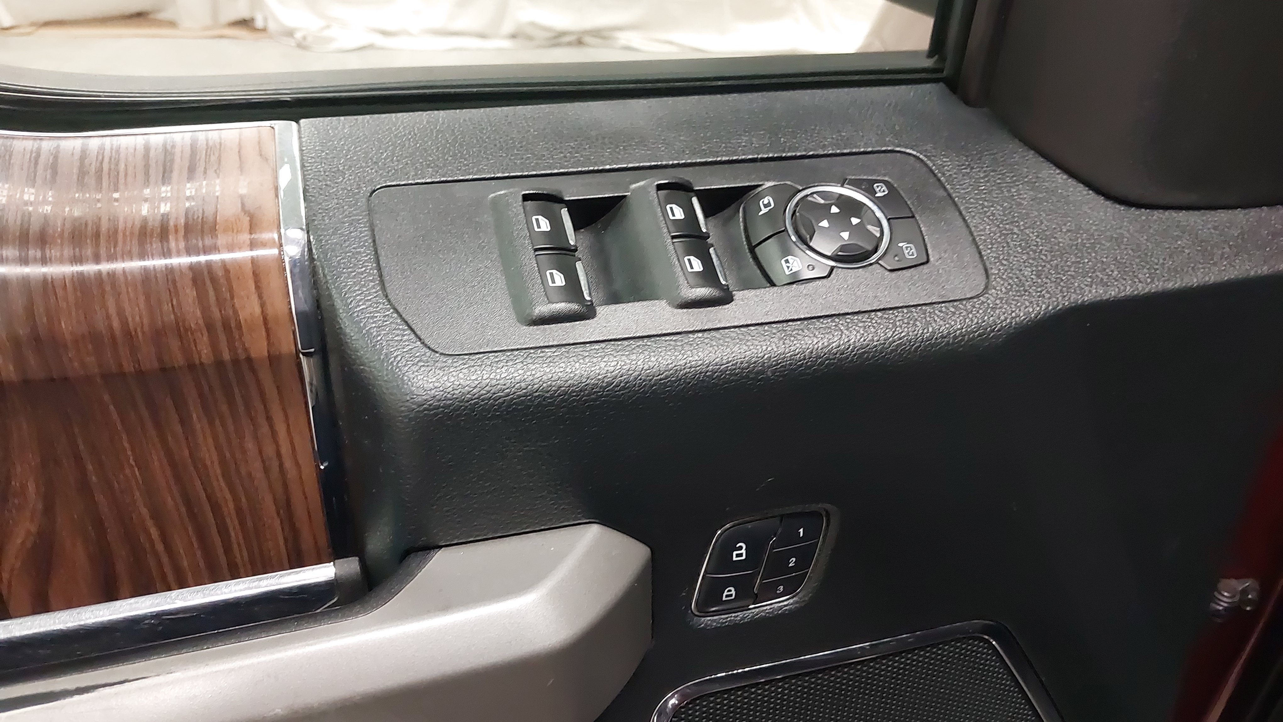 Used 2016 Ford F150 Lariat w/ Equipment Group 502A Luxury AWD/4WD image 25