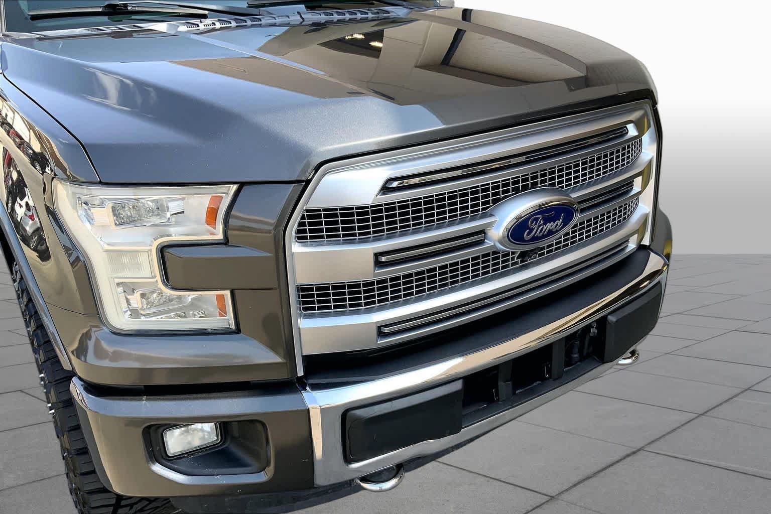 Used 2016 Ford F150 Platinum w/ Equipment Group 701A Luxury AWD/4WD image 32