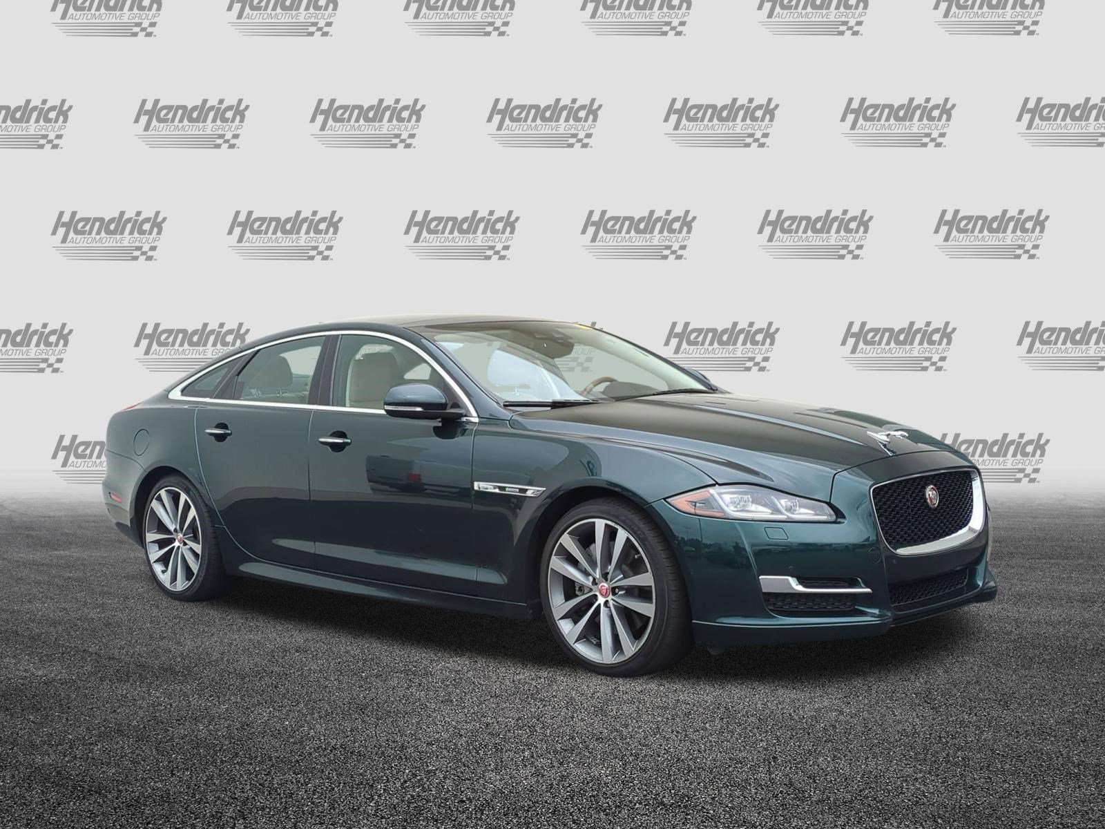 Used 2019 Jaguar XJ R-Sport AWD/4WD image 2