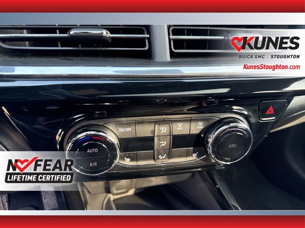 Used 2024 Chevrolet Trax RS w/ Sunroof Package FWD image 33