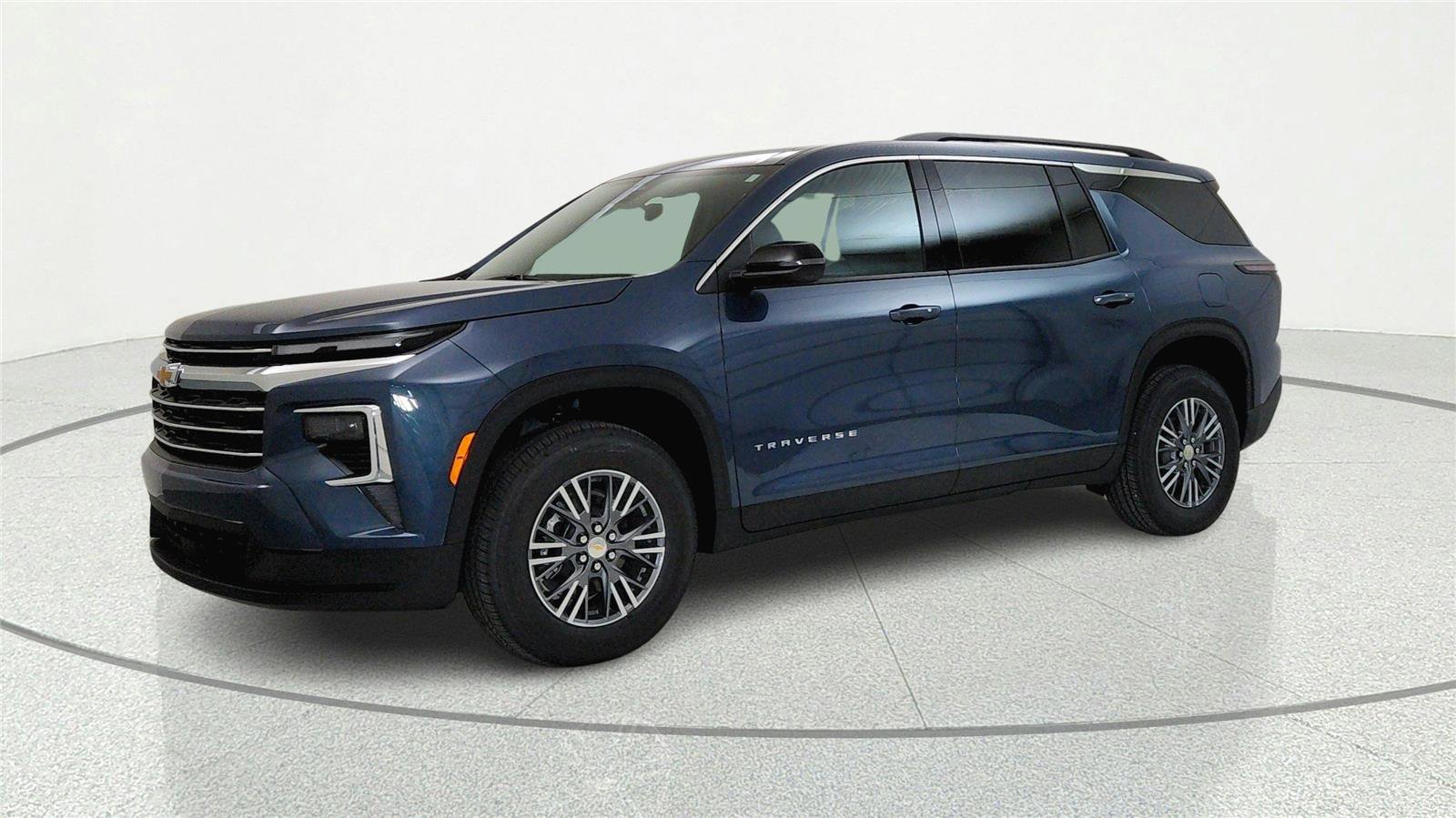 New 2026 Chevrolet Traverse LT FWD image 2