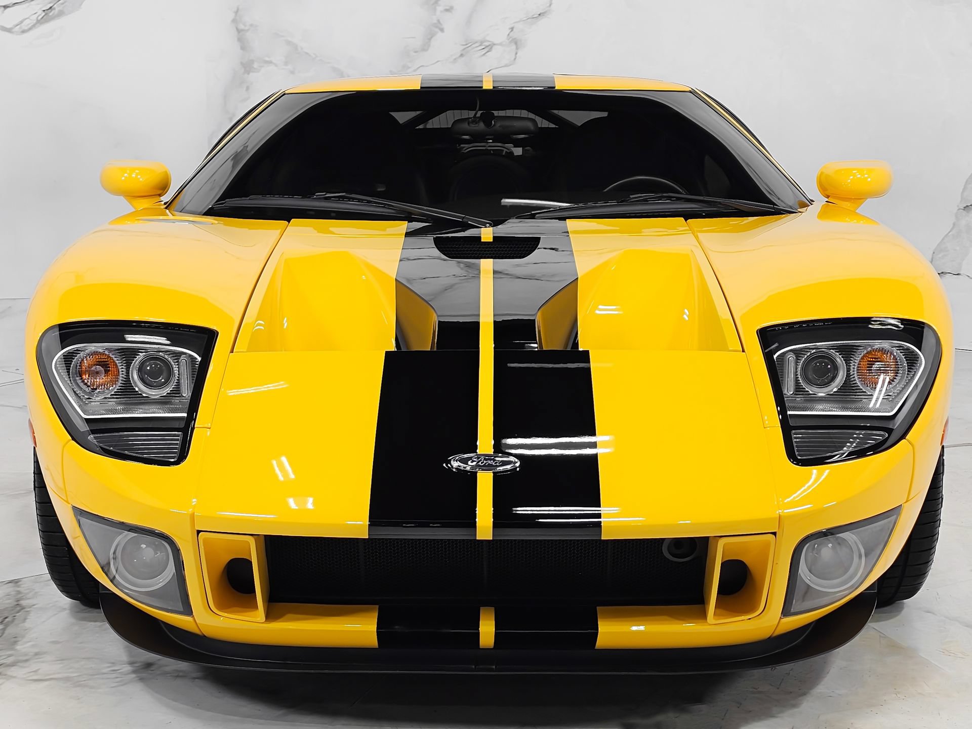 Used 2005 Ford GT RWD image 13