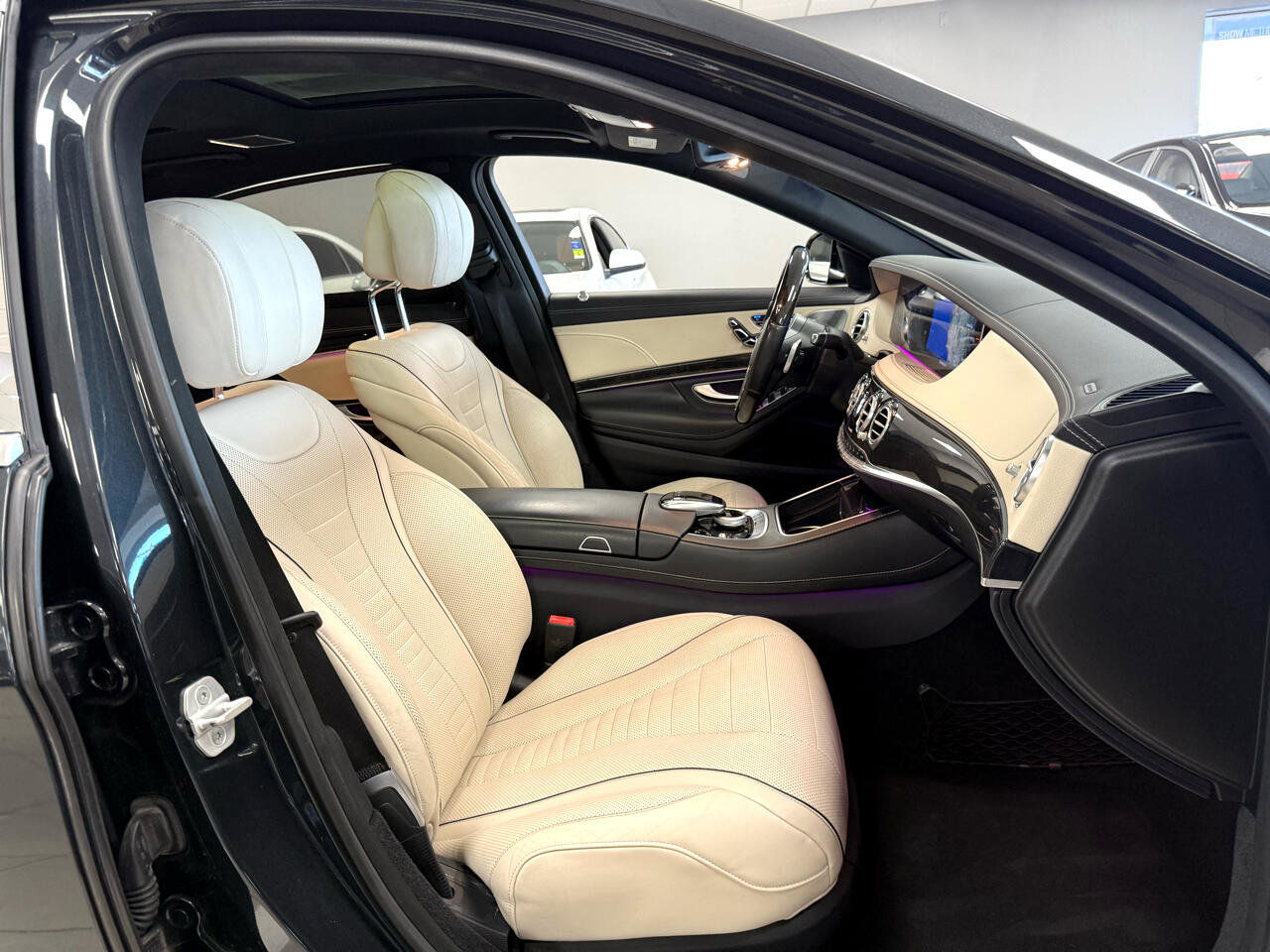 Used 2018 Mercedes-Benz S 560 4MATIC Sedan image 34