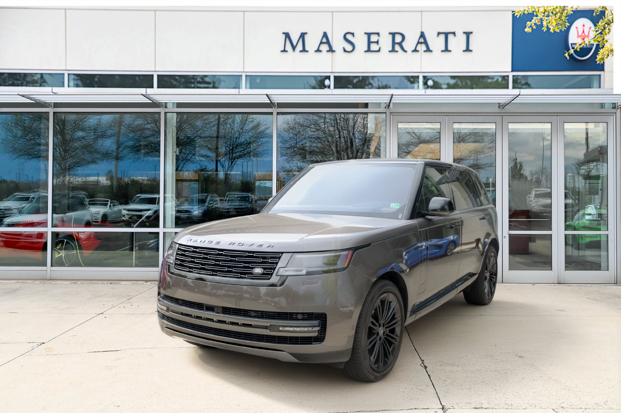 Used 2023 Land Rover Range Rover Long Wheelbase First Edition AWD/4WD image 1