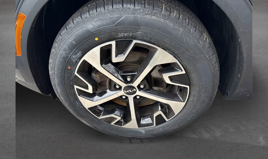 Certified 2023 Kia Sportage EX AWD/4WD image 11