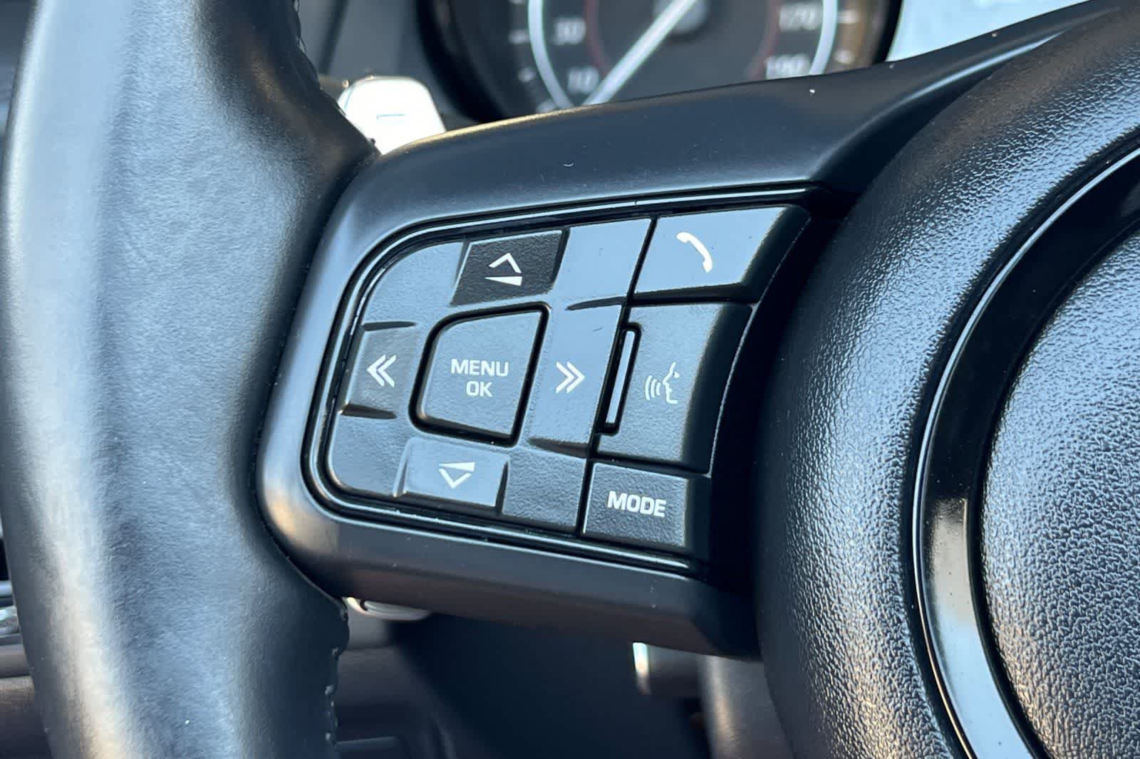 Used 2020 Jaguar F-TYPE Convertible RWD image 32