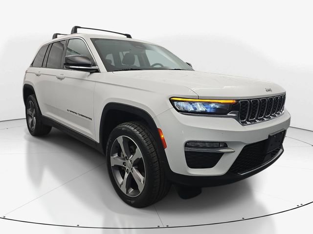 Used 2023 Jeep Grand Cherokee Limited image 2
