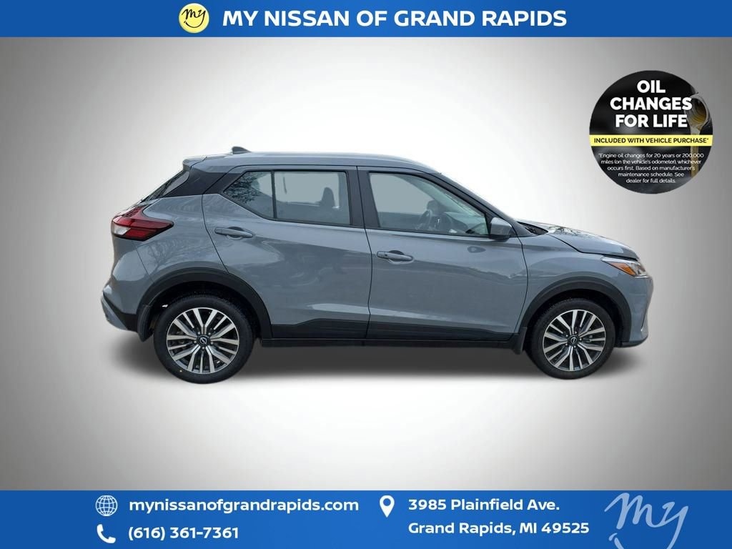 Used 2024 Nissan Kicks SV image 9