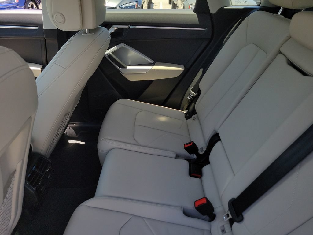 Certified 2025 Audi Q3 2.0T Premium Plus w/ Premium Plus Package AWD/4WD image 26
