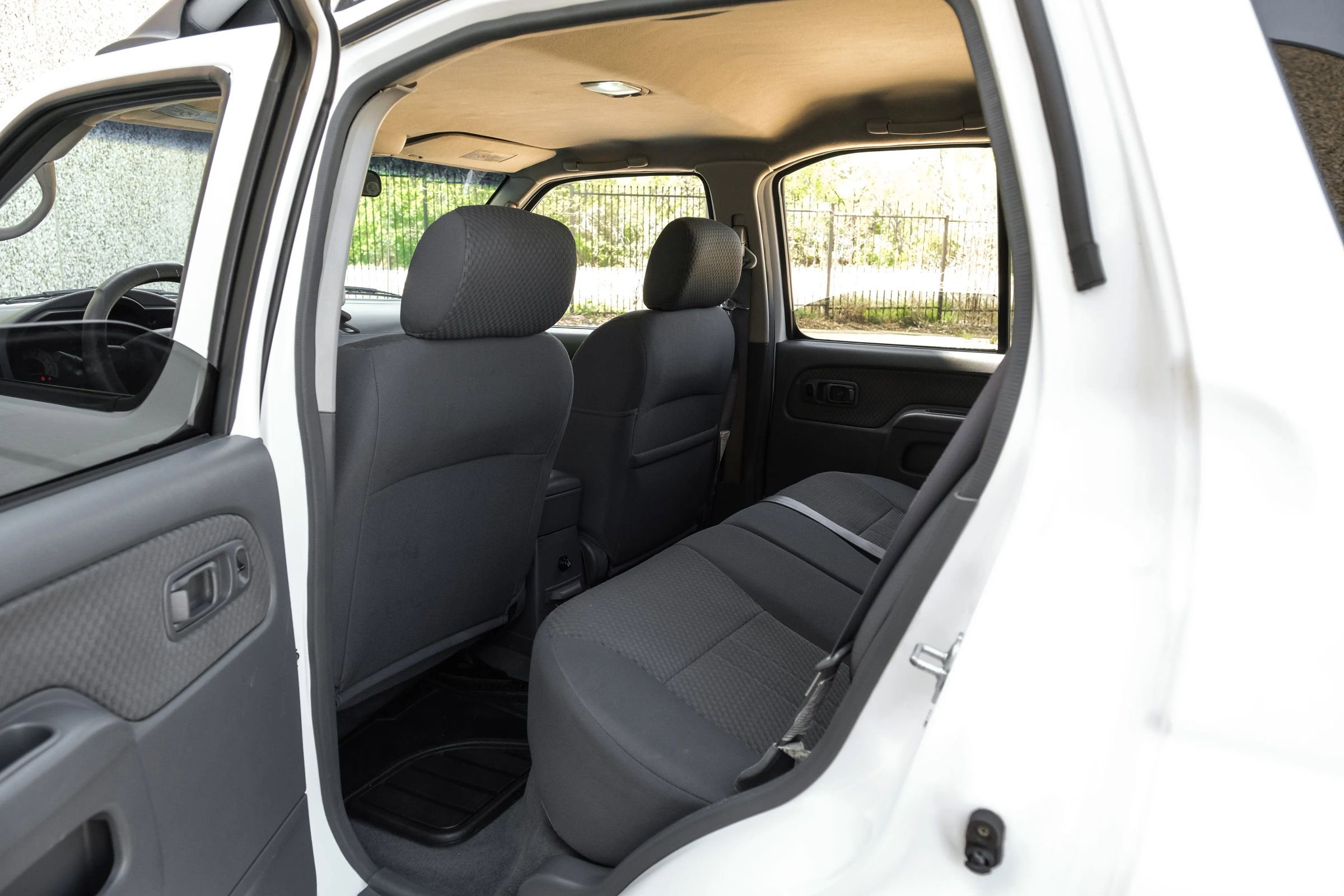Used 2004 Nissan Xterra XE RWD image 35