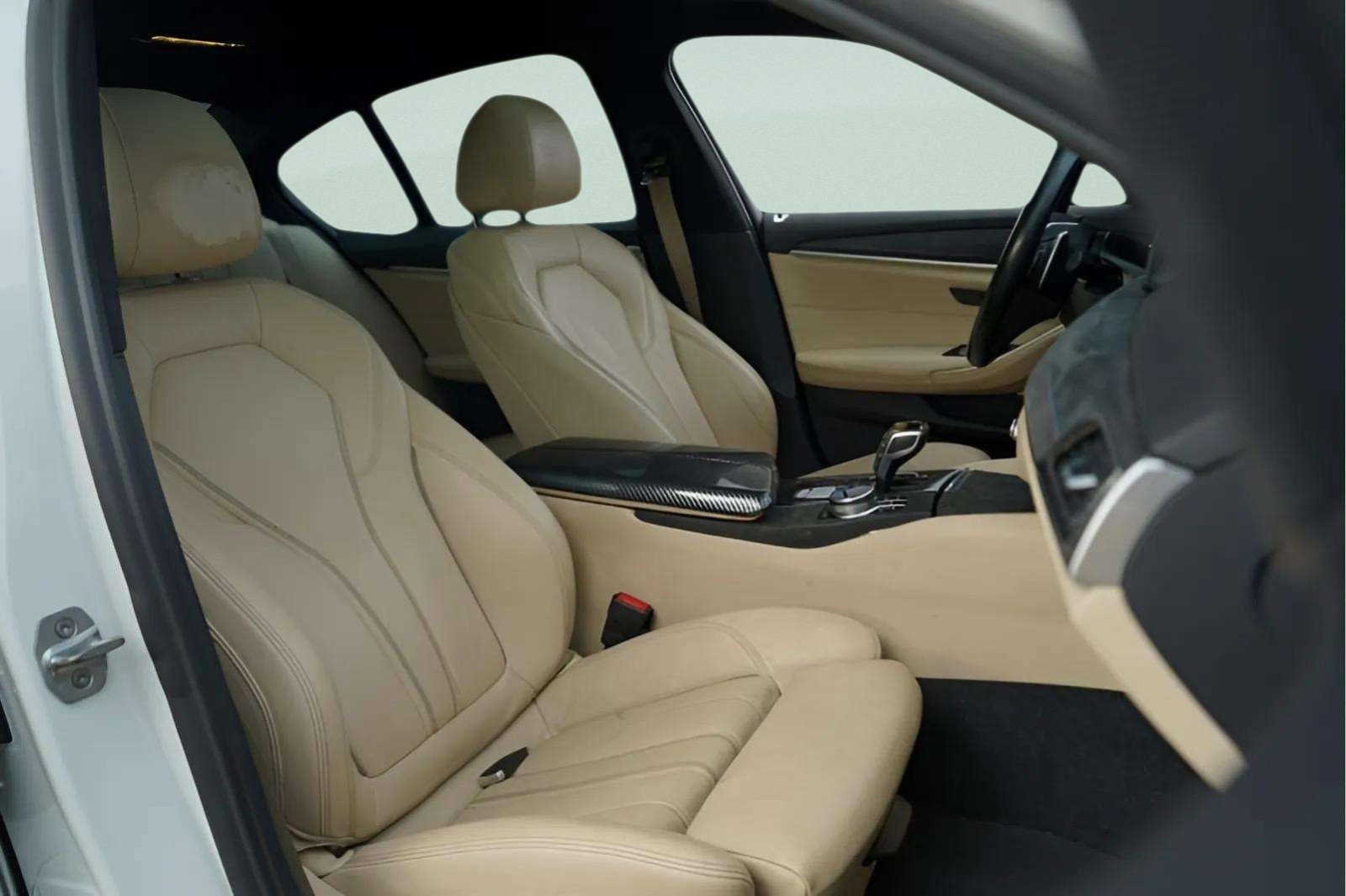 Used 2018 BMW 530e xDrive image 48