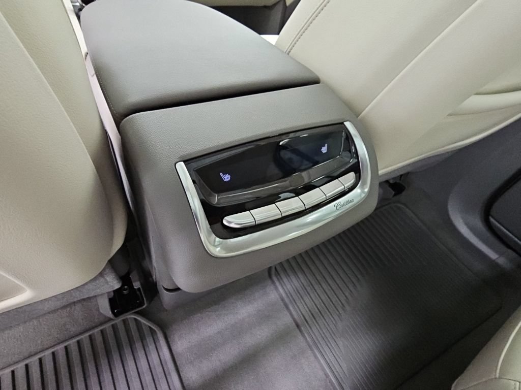 Used 2024 Cadillac XT6 Premium Luxury AWD/4WD image 35