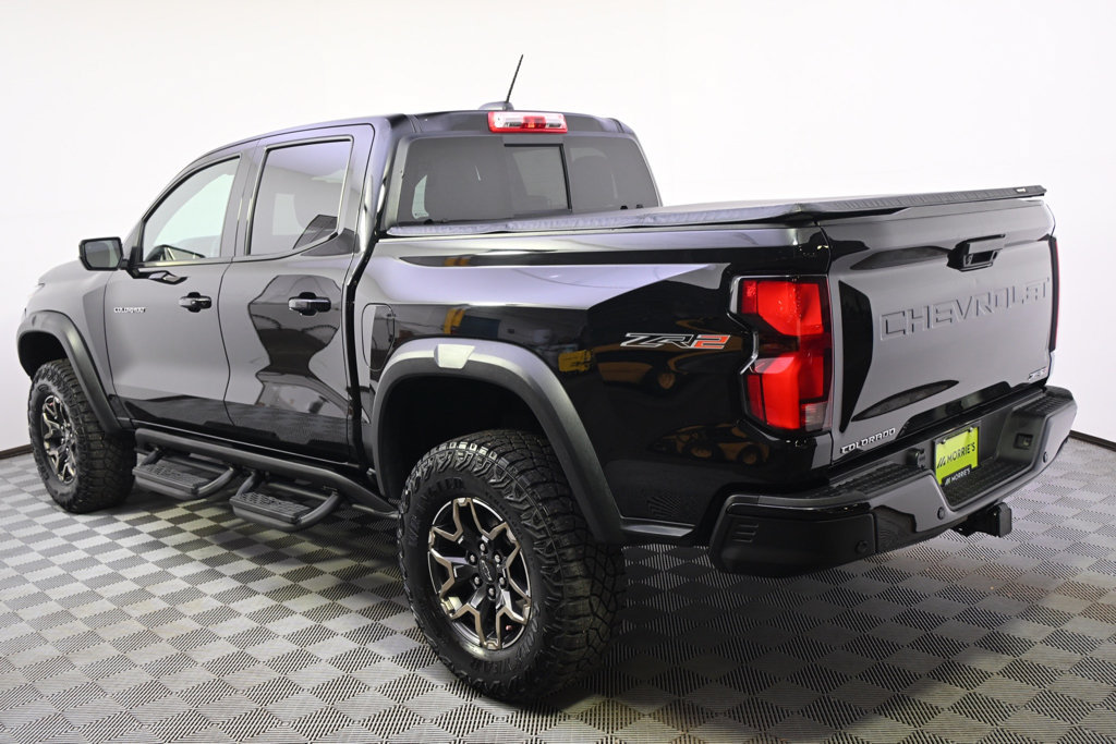 Used 2024 Chevrolet Colorado ZR2 w/ ZR2 Convenience Package III AWD/4WD image 3