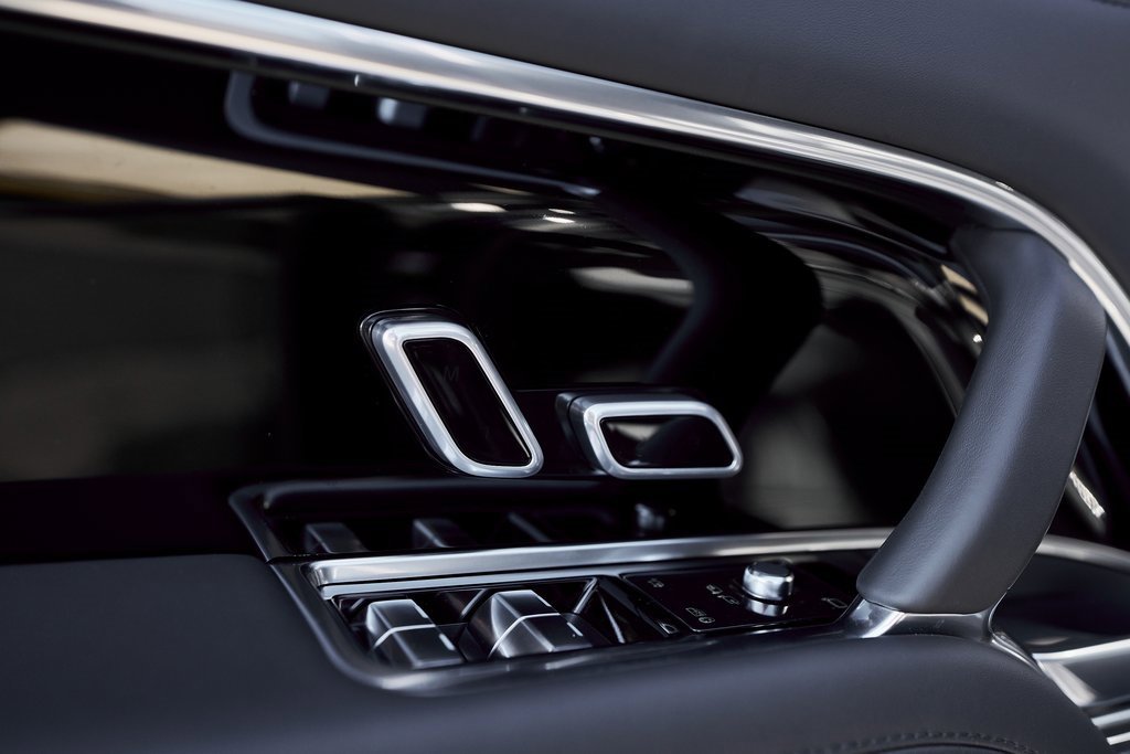 Used 2025 Land Rover Range Rover Long Wheelbase Autobiography image 31