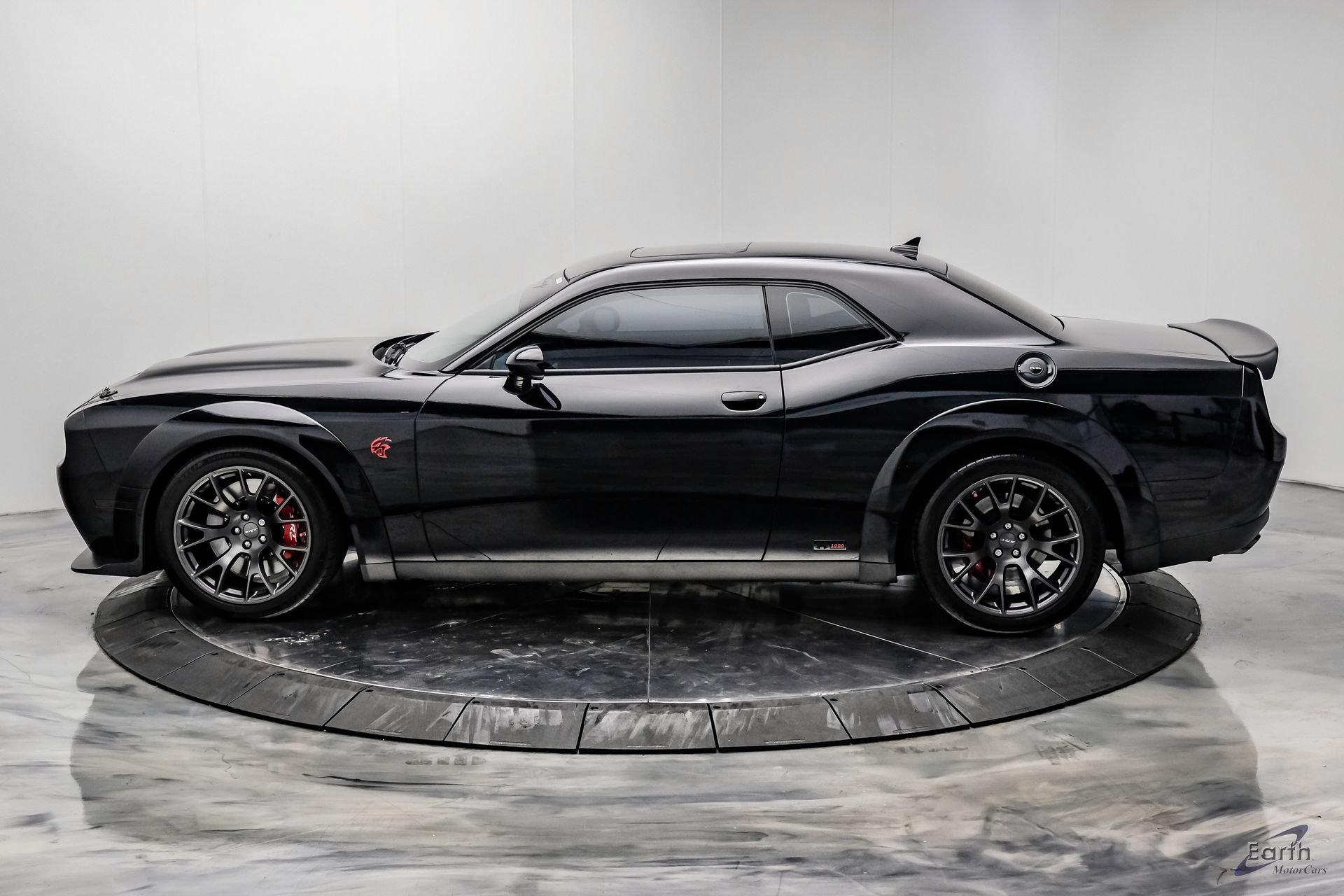Used 2022 Dodge Challenger SRT Hellcat RWD image 9