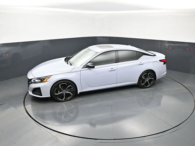 Used 2023 Nissan Altima 2.5 SR w/ SR Premium Package FWD image 25