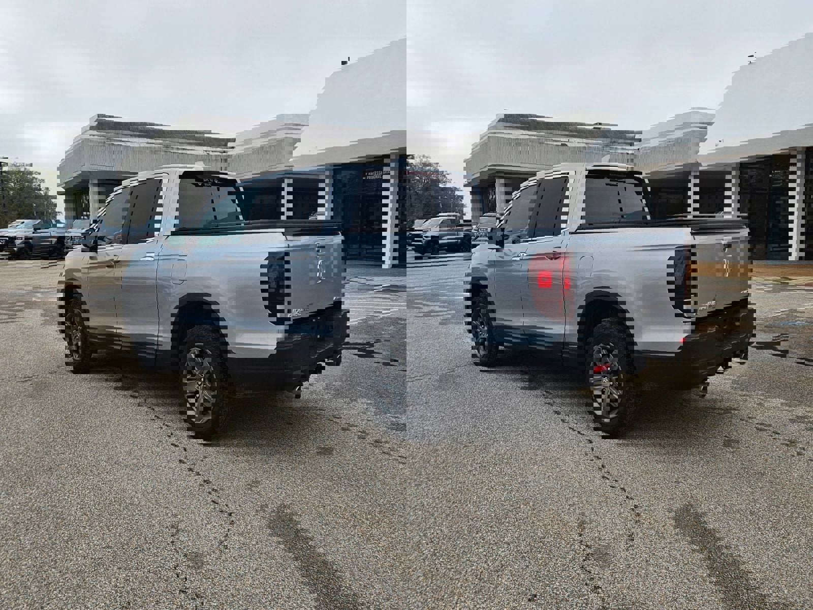 Used 2023 Honda Ridgeline RTL-E image 3