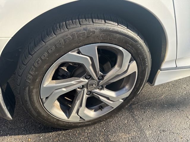 Used 2018 Honda Accord EX image 6