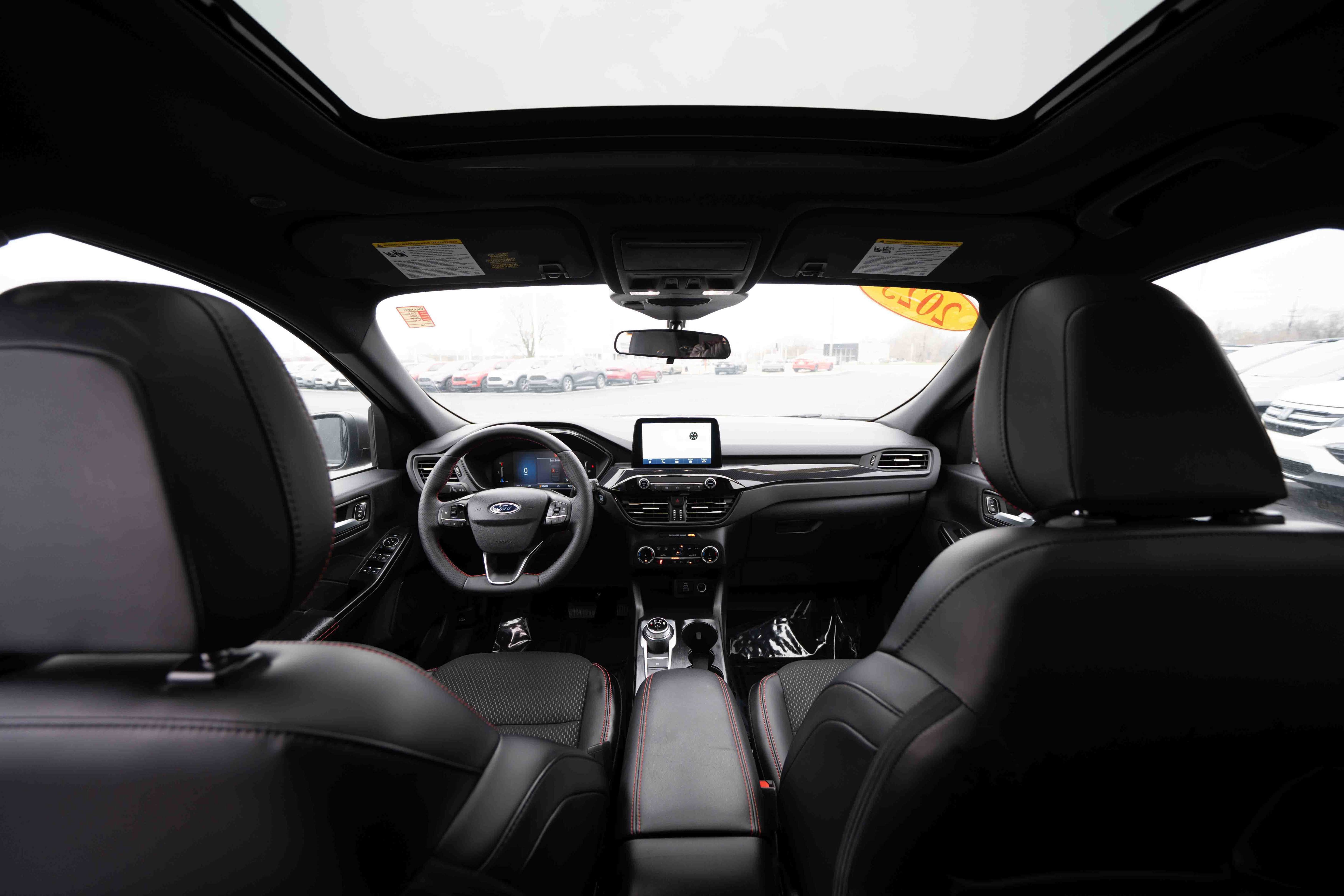 Used 2025 Ford Escape ST-Line w/ Cold Weather Package image 19