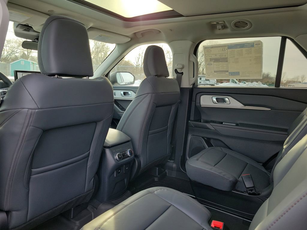 New 2026 Ford Explorer Active w/ Active Comfort Package image 15