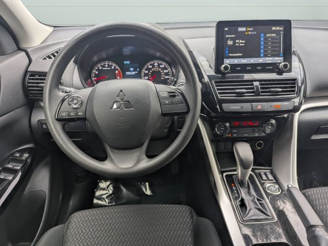 Used 2025 Mitsubishi Eclipse Cross AWD image 15