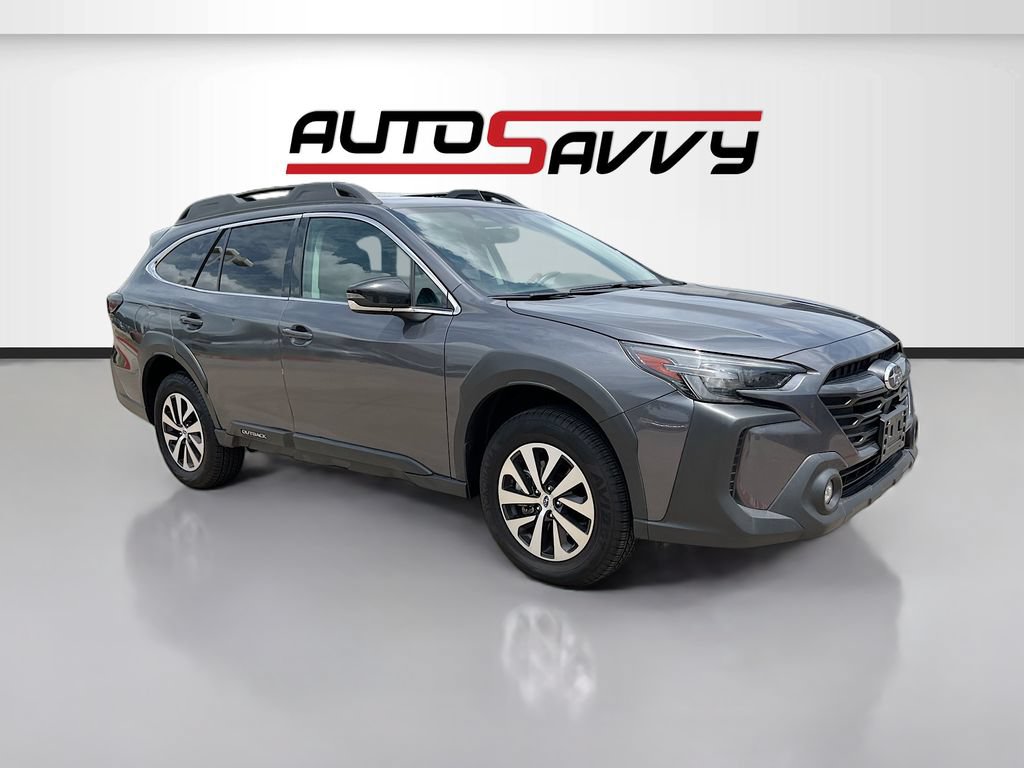 Used 2025 Subaru Outback Premium AWD/4WD image 1