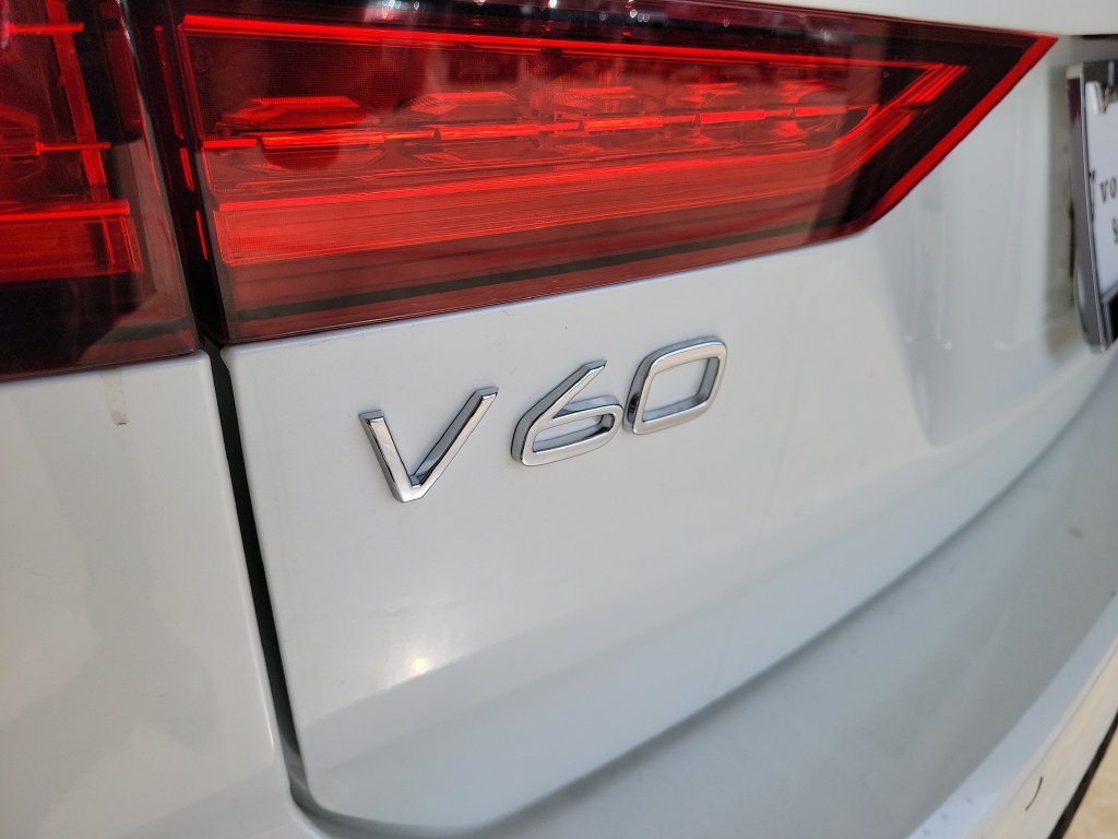New 2026 Volvo V60 B5 Cross Country Plus w/ Climate Package AWD/4WD image 8