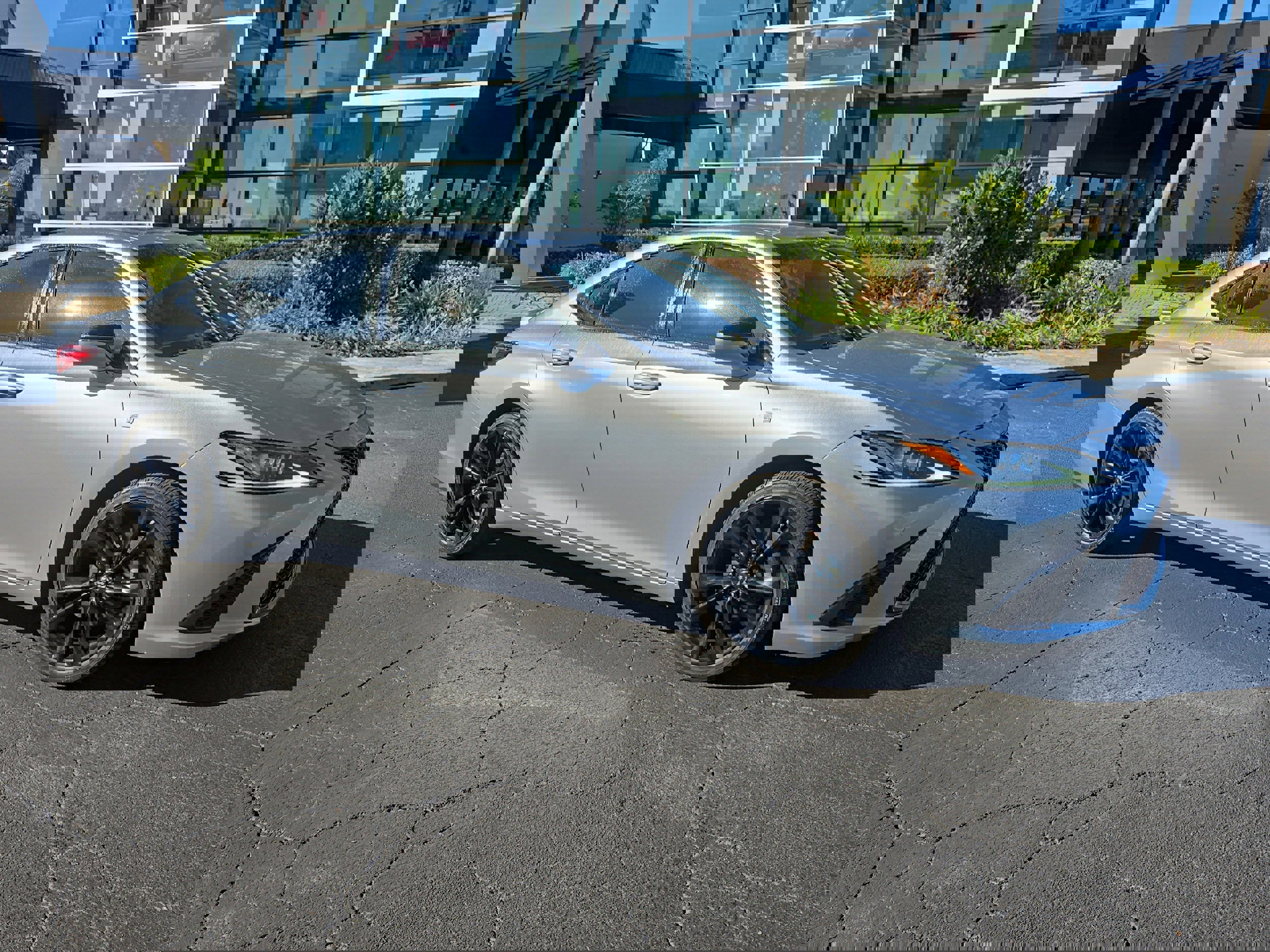 Used 2022 Lexus ES 350 F Sport image 2