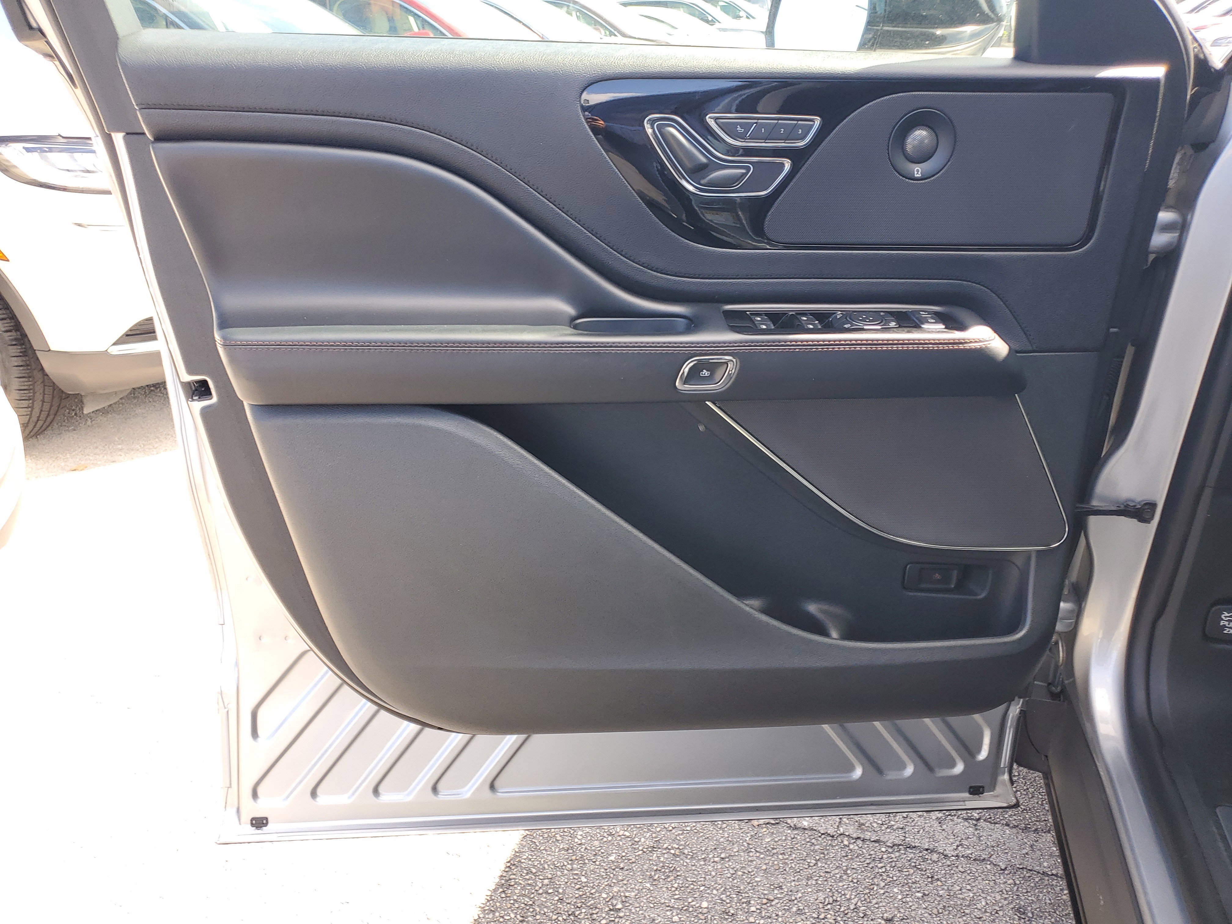 Certified 2020 Lincoln Aviator Reserve image 14