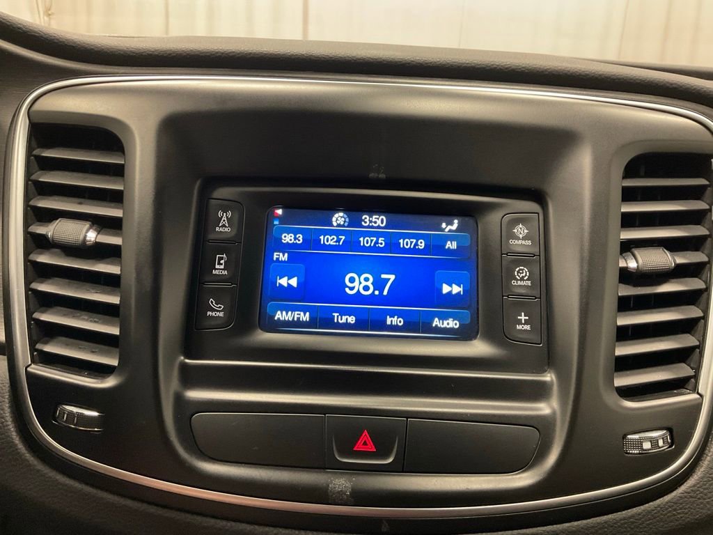 Used 2016 Chrysler 200 Limited image 14