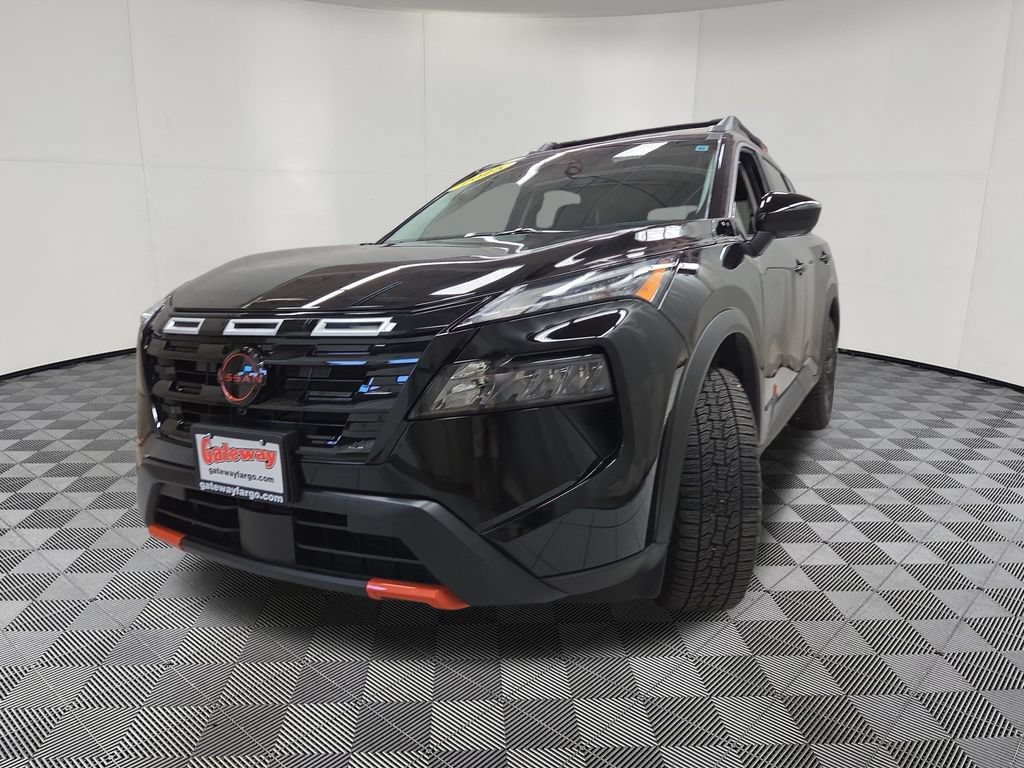 Used 2025 Nissan Rogue SV AWD/4WD image 7