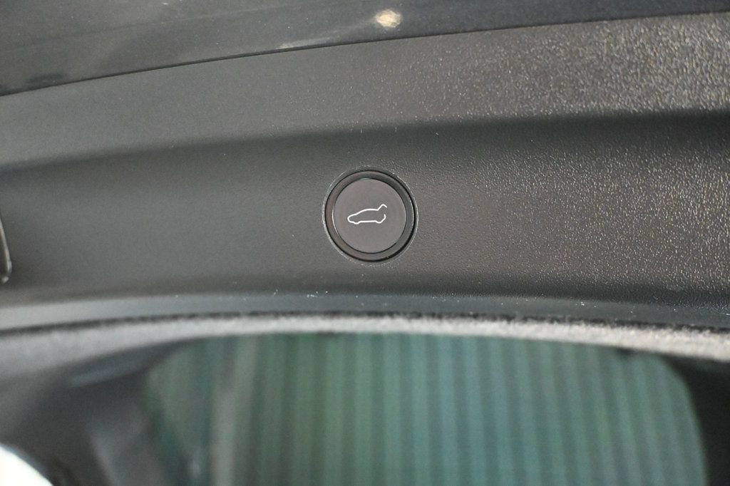 Used 2020 Tesla Model Y Long Range AWD/4WD image 17