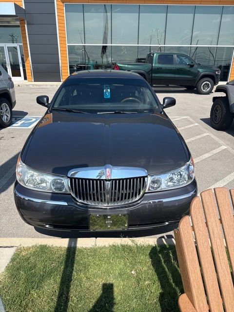 Used 1998 Lincoln Town Car Signature RWD image 5