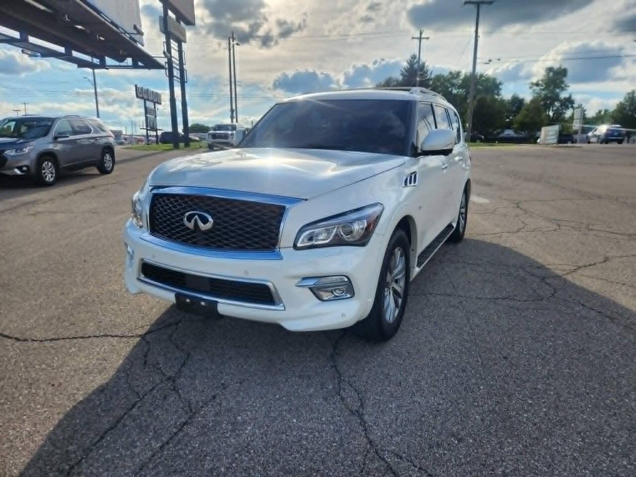 Used 2017 INFINITI QX80 4WD image 8