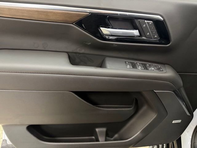 New 2026 Chevrolet Suburban High Country image 14