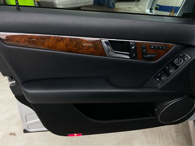 Used 2011 Mercedes-Benz C 300 4MATIC Sedan image 25