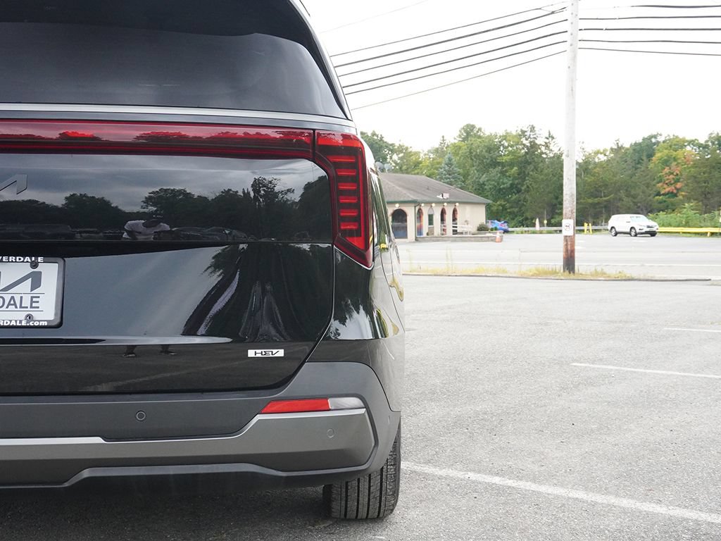 Used 2025 Kia Carnival SX Prestige FWD image 18