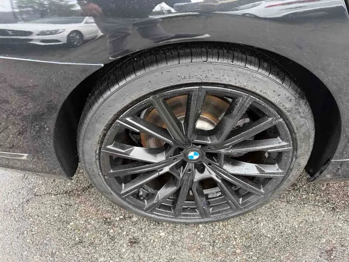 Used 2020 BMW 740i w/ M Sport Package RWD image 7